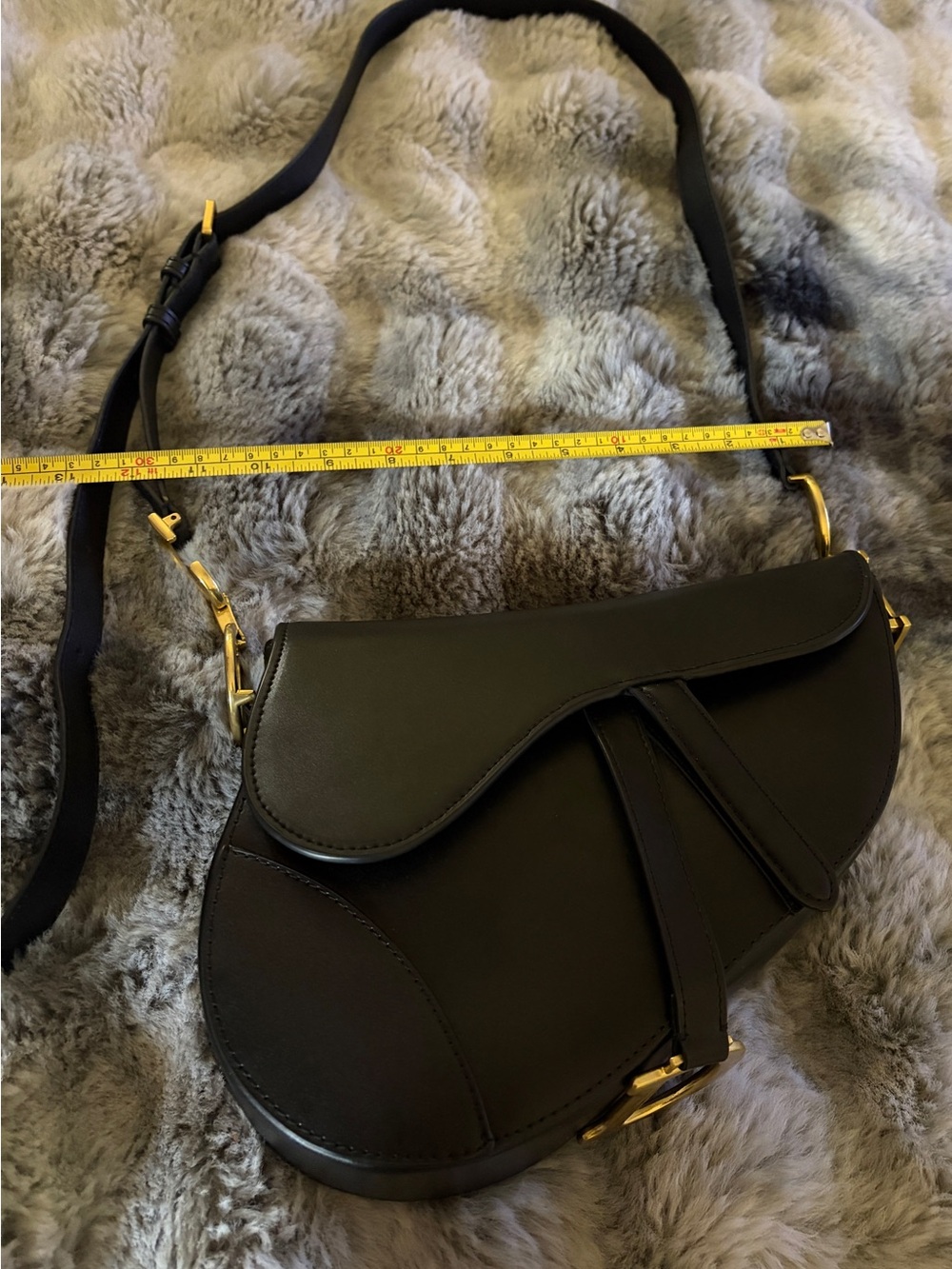 Dior Black Leather Saddle Crossbody w/Gold 'D'Charm check pictures read messages - Picture 13 of 15